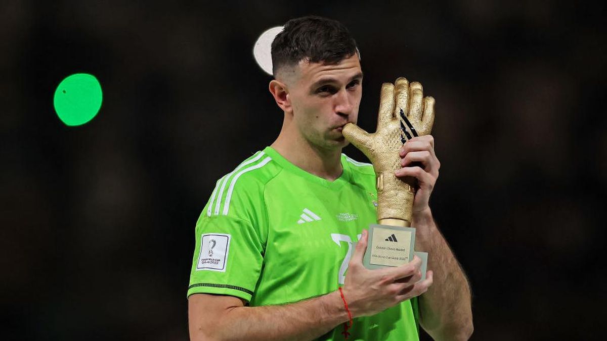 Hijrah dari Aston Villa, Emiliano Martinez Jadi Kiper Baru Chelsea