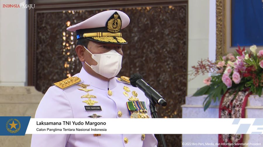 Presiden Joko Widodo melantik Laksamana Yudo Margono sebagai Panglima TNI di Istana Negara, Jakarta, Senin (19/12/2022). (tangkapan Layar Youtube Sekretariat Presiden)