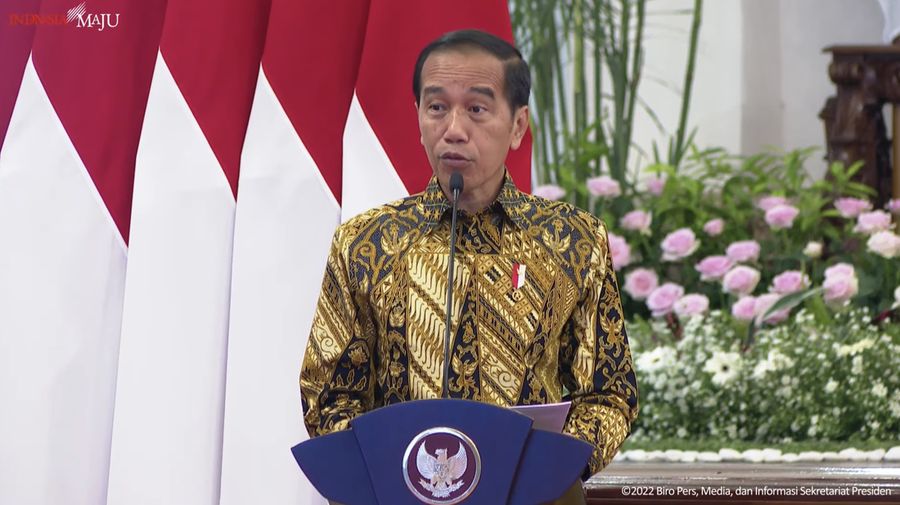 Presiden Joko Widodo (Jokowi) Saat Penyerahan Kredit Usaha Rakyat (KUR) Klaster, Istana Negara, 19 Desember 2022. (Tangkapan Layar Youtube Sekretariat Presiden)