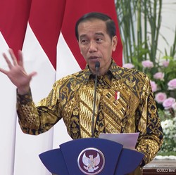 Kala Jokowi Happy Berat, Lihat Antrean di Warung & Restoran