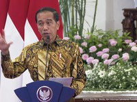 Kala Jokowi Happy Berat, Lihat Antrean di Warung & Restoran