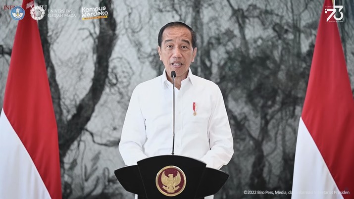 Sambutan Presiden Joko Widodo dalam Rapat Terbuka Puncak Peringatan Dies Natalis UGM 2022. (Tangkapan Layar Youtube UGM)
