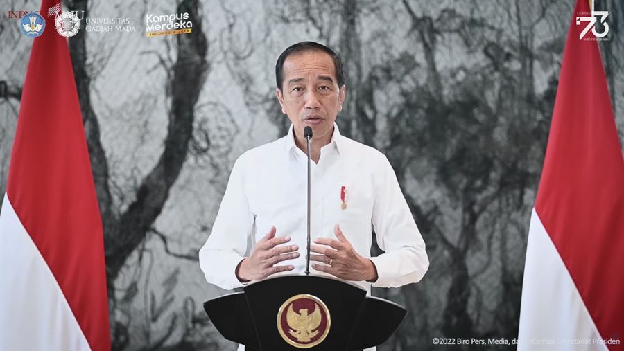 Sambutan Presiden Joko Widodo dalam Rapat Terbuka Puncak Peringatan Dies Natalis UGM 2022. (Tangkapan Layar Youtube UGM)