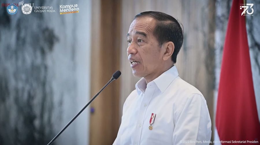 Sambutan Presiden Joko Widodo dalam Rapat Terbuka Puncak Peringatan Dies Natalis UGM 2022. (Tangkapan Layar Youtube UGM)