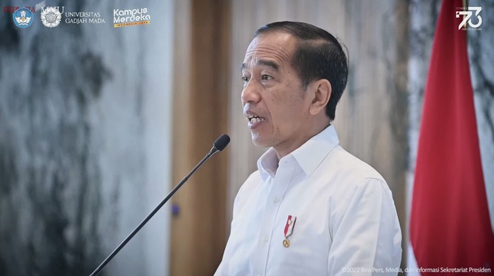 Sambutan Presiden Joko Widodo dalam Rapat Terbuka Puncak Peringatan Dies Natalis UGM 2022. (Tangkapan Layar Youtube UGM)
