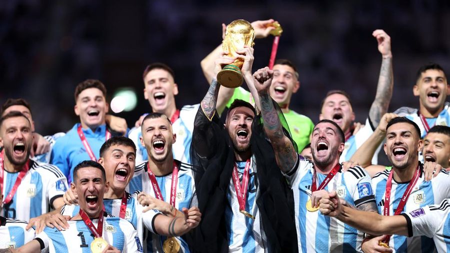 Selebrasi pemain Argentina usai memastikan diri menjadi juara Piala Dunia 2022