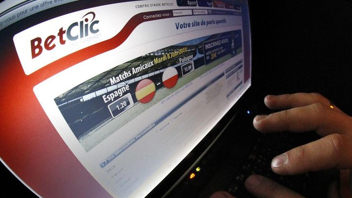 Taruhan Piala Dunia Photo in Paris shows the web page of the online gambling site BetClic. (Photo by Joël SAGET / AFP) (Photo by JOEL SAGET/AFP via Getty Images)