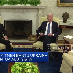 Negara Lagi Perang, Zelensky Terbang ke AS Bertemu Biden