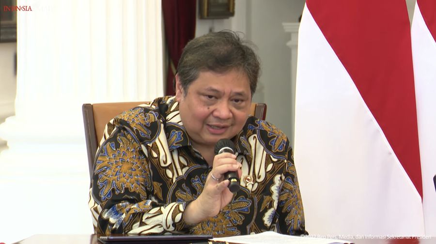 Menteri Koordinator Bidang Perekonomian (Menko Perekonomian), Airlangga Hartarto Memberikan Keterangan Pers di Istana Merdeka, 21 Desember 2022. (Tangkapan Layar Youtube Sekretariat Presiden)