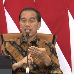 Jokowi Larang Ekspor CPO Sampai Bauksit, Bikin Dunia Ngamuk!
