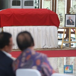 Potret Salam Perpisahan Jonan-SBY untuk Begawan Migas Subroto
