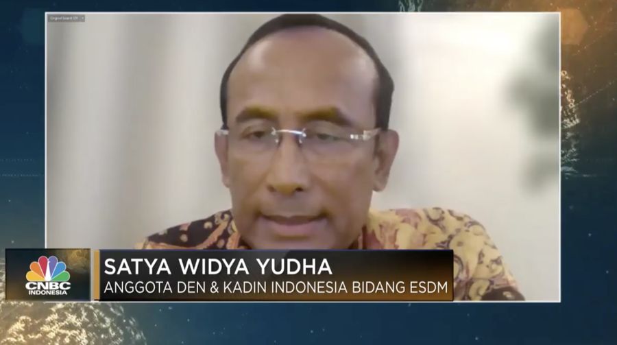 Anggota Dewan Energi Nasional (DEN) & KADIN Indonesia Bidang ESDM, Satya Widya Yudha dalam acara forum Transisi Energi Indonesia di Menara Bank Mega (MBM) Jakarta, Kamis (22/12/2022). (CNBC Indonesia/Tri Susilo)