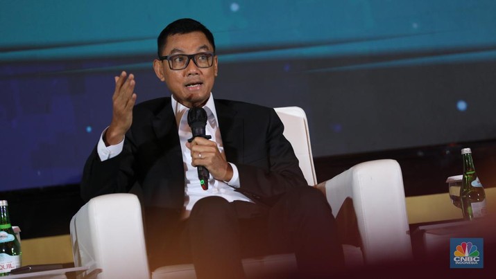 Direktur Utama PLN, Darmawan Prasodjo dalam acara forum Transisi Energi Indonesia di Menara Bank Mega (MBM) Direktur Utama PLN, Darmawan Prasodjo dalam acara forum Transisi Energi Indonesia di Menara Bank Mega (MBM) Jakarta, Kamis (22/12/2022). (CNBC Indonesia/Tri Susilo)