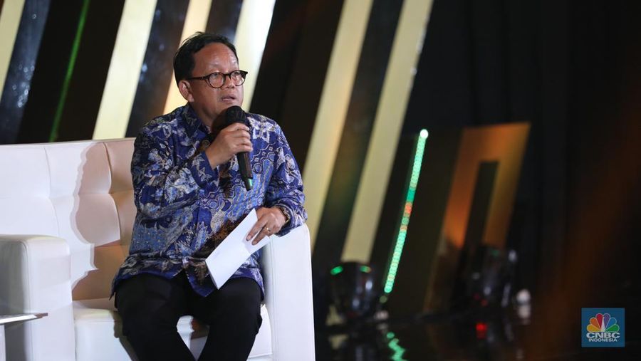 Ketua Komisi VII DPR Sugeng Suparwoto dalam acara forum Transisi Energi Indonesia di Menara Bank Mega (MBM) Jakarta, Kamis (22/12/2022). (CNBC Indonesia/Tri Susilo)
