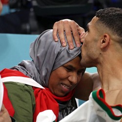 Kasus Bintang PSG Hakimi: Wajarkah Suami Beri Harta ke Ibu?