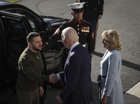 Terungkap Jalur Misterius Zelensky ke AS Tanpa Ketahuan Putin