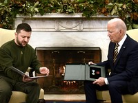 Awas Putin Marah! Zelensky ke AS, Dapat Hadiah Ini dari Biden