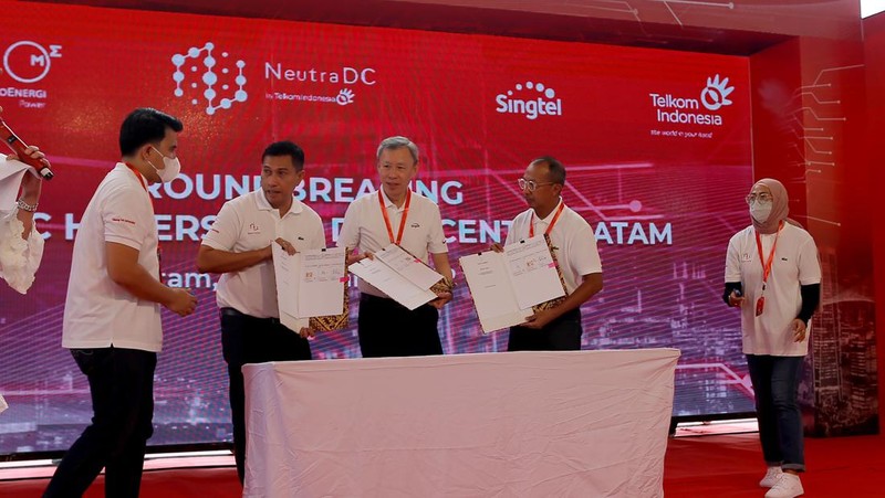PT Telkomunikasi Indonesia (Persero) Tbk (TLKM) melalui anak usahanya NeutraDC, menggelar ground breaking pembangunan data center berkapasitas 51 MW di Batam. (Dok. Detik/Rachman Haryanto)