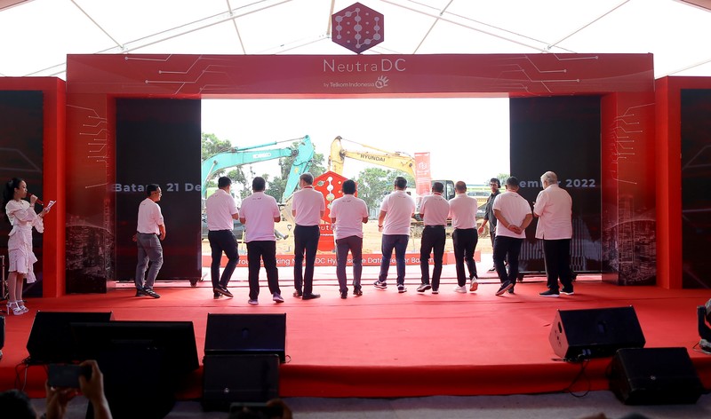 PT Telkomunikasi Indonesia (Persero) Tbk (TLKM) melalui anak usahanya NeutraDC, menggelar ground breaking pembangunan data center berkapasitas 51 MW di Batam. (Dok. Detik/Rachman Haryanto)