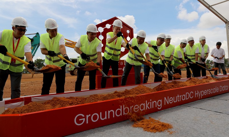 PT Telkomunikasi Indonesia (Persero) Tbk (TLKM) melalui anak usahanya NeutraDC, menggelar ground breaking pembangunan data center berkapasitas 51 MW di Batam. (Dok. Detik/Rachman Haryanto)