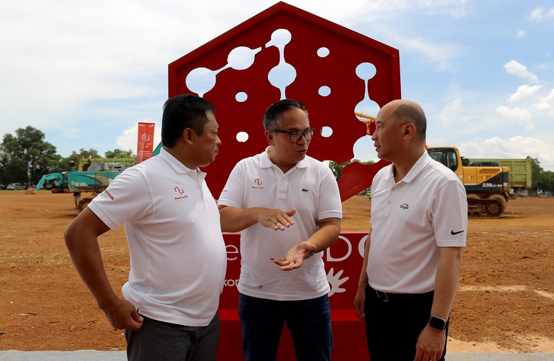PT Telkomunikasi Indonesia (Persero) Tbk (TLKM) melalui anak usahanya NeutraDC, menggelar ground breaking pembangunan data center berkapasitas 51 MW di Batam. (Dok. Detik/Rachman Haryanto)