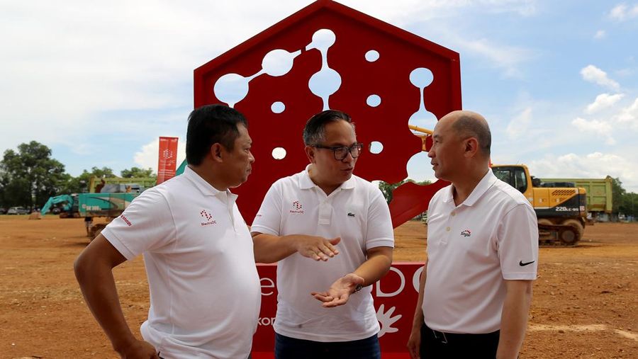 PT Telkomunikasi Indonesia (Persero) Tbk (TLKM) melalui anak usahanya NeutraDC, menggelar ground breaking pembangunan data center berkapasitas 51 MW di Batam. (Dok. Detik/Rachman Haryanto)