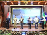 BNPP Resmi Luncurkan 3 Prangko Seri PLBN di Aceh