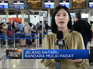 Jelang Nataru, Bandara Soetta Ramai Pengunjung