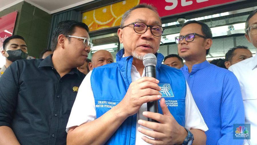 Kunjungan Mendag Zulkifli Hasan ke pasar di Bogor. (CNBC Indonesia/Martya Rizky)