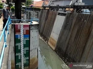 Hujan Deras Guyur Jakarta, Pintu Air Pasar Ikan Siaga 2