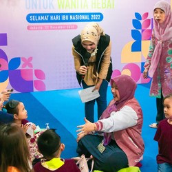 Momen Hari Ibu, BRI Salurkan Bantuan ke Sekolah Anak Jalanan