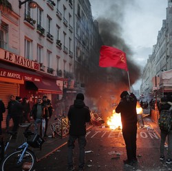 Terungkap! Motif Penembakan Brutal di Paris