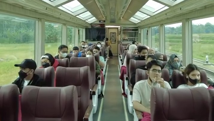 Kereta Panoramic kini bisa dicoba oleh masyarakat umum setelah soft launching yang dilakukan PT Kereta Api Indonesia pada 24 Desember 2022. Kereta Panoramic kini bisa dicoba oleh masyarakat umum setelah soft launching yang dilakukan PT Kereta Api Indonesia pada 24 Desember 2022. (instagram @kai121_)