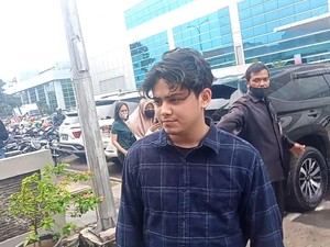 Nama Ressa Herlambang Disebut Eks Manajer Penyebab OCD, Aliando: Fitnah!