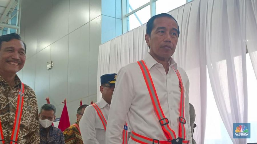 Jokowi di peresmian stasiun Manggarai Tahap 1. (CNBC Indonesia/Martyasari Rizki)