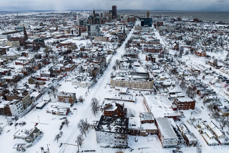 Badai musim dingin dahsyat yang membekukan sebagian besar wilayah timur Amerika Serikat. (AFP via Getty Images/JOED VIERA) Badai musim dingin dahsyat yang membekukan sebagian besar wilayah timur Amerika Serikat. (AFP via Getty Images/JOED VIERA)