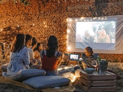 Rayakan Malam Tahun Baru dengan 10 Permainan Seru Bersama Keluarga dan Teman Rayakan Malam Tahun Baru dengan 10 Permainan Seru Bersama Keluarga dan Teman