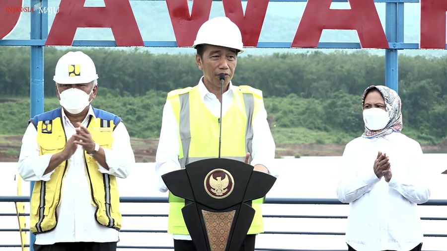 Jokowi dalam acara peresmian bendungan Sadawarna, Kab. Sumedang, Selasa (27/12/2022). (Tangkapan layar Youtube Setpres RI)