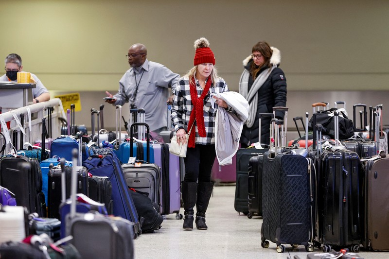 Lebih dari 3.800 penerbangan maskapai Amerika Serikat (AS) dibatalkan pada Senin (26/12/2022) waktu setempat. Industri penerbangan menjadi salah satu sektor paling terdampak badai musim dingin. (REUTERS/KAMIL KRZACZYNSKI) Lebih dari 3.800 penerbangan maskapai Amerika Serikat (AS) dibatalkan pada Senin (26/12/2022) waktu setempat. Industri penerbangan menjadi salah satu sektor paling terdampak badai musim dingin. (REUTERS/KAMIL KRZACZYNSKI)