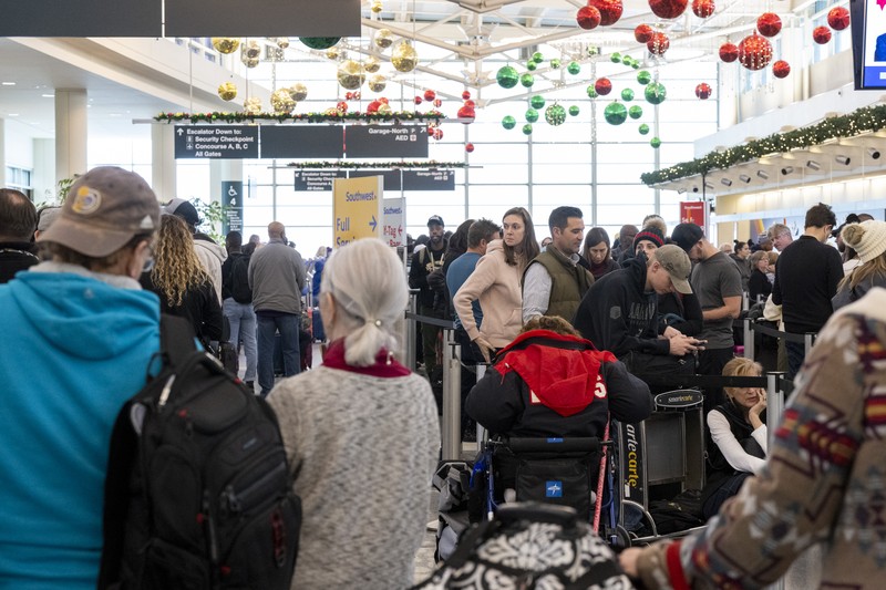 Lebih dari 3.800 penerbangan maskapai Amerika Serikat (AS) dibatalkan pada Senin (26/12/2022) waktu setempat. Industri penerbangan menjadi salah satu sektor paling terdampak badai musim dingin. (REUTERS/KAMIL KRZACZYNSKI) Lebih dari 3.800 penerbangan maskapai Amerika Serikat (AS) dibatalkan pada Senin (26/12/2022) waktu setempat. Industri penerbangan menjadi salah satu sektor paling terdampak badai musim dingin. (REUTERS/KAMIL KRZACZYNSKI)
