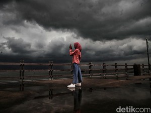 BMKG Ingatkan Potensi Hujan Lebat-Angin Kencang di Sumsel Selama Sepekan
