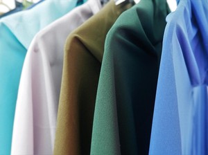 Benarkah Hijab Jadi Pemicu Kepala Berketombe? Ini Penjelasan Pakar
