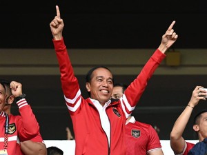 Diajak Jokowi Nonton RI Vs Australia, Ethes-Lembah Manah Pakai Jersey Timnas