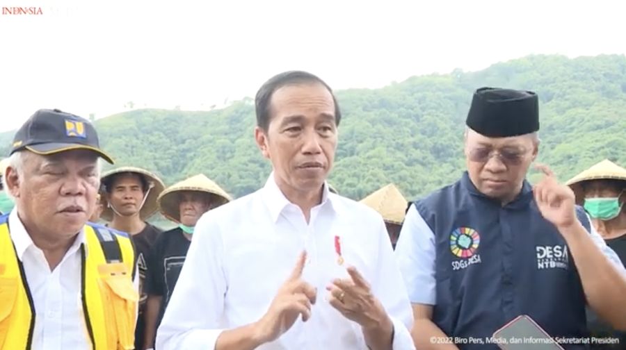 Keterangan Pers Presiden Jokowi, Kabupaten Sumbawa, Kamis (29/12). (Tangkapan layar youtube Setpres RI)
