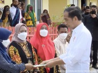 Jokowi Resmikan Hunian Tetap Korban Siklon Seroja Rp57,3 M
