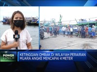 Nelayan Muara Angke Tetap Berlayar di Tengah Cuaca Ekstrem