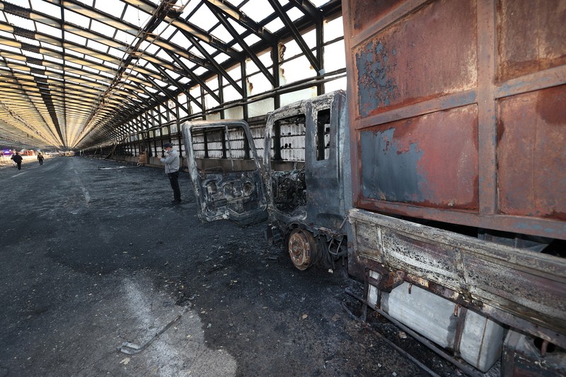 Asap mengepul dari terowongan yang terbakar di Gwacheon, Korea Selatan, 29 Desember 2022. Asap mengepul dari terowongan yang terbakar di Gwacheon, Korea Selatan, 29 Desember 2022. (Yonhap via REUTERS)