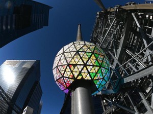 Video: Uji Coba Bola Kristal Times Square untuk Malam Tahun Baru