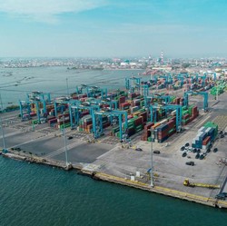 Pelindo Antisipasi Cuaca Buruk di Pelabuhan Tanjung Emas