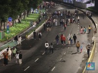 Antusias Warga Jalan Kaki Rayakan Pergantian Tahun 2023